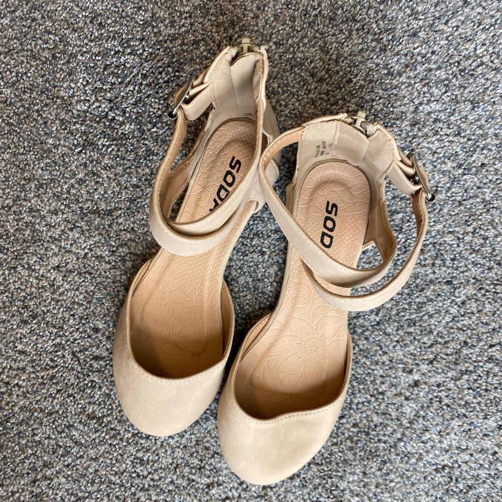 Size 2 never worn